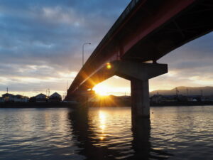 神社港から望む日の出