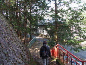 江ノ浦大橋から鏡神社へ