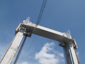 江ノ浦橋の昇降機能