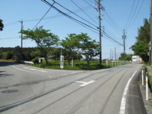 度会郡玉城町岡村および下田辺、佐田の境界が接する交差点