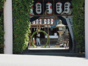 茅の輪が立てられた御厨神社（松阪市本町）
