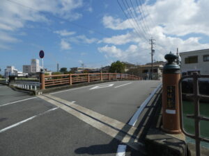 勢田川に架かる小田橋（古市街道）