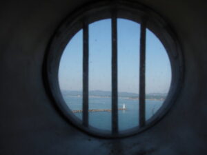 安乗埼灯台の螺旋階段から望む風景
