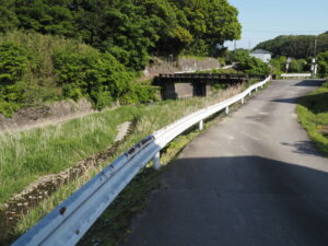 長野川に架かる新開橋