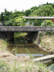 JR参宮線が五十鈴川用水を越える橋