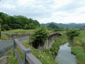 県道209号（野口平田線）を離れ桧前川に沿って