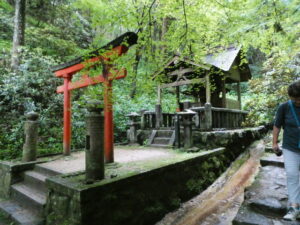 稲荷明神社（岡寺）