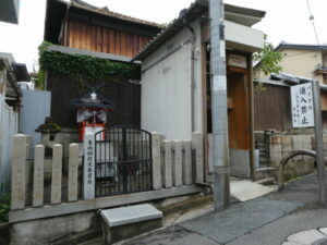 東向商店街から興福寺へ