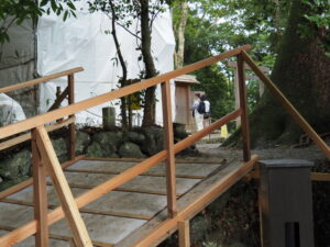 修繕工事中の葭原神社（皇大神宮 末社）