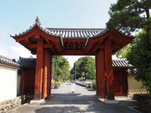 與楽門（薬師寺）