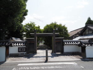 冠木門（薬師寺）