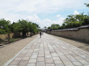 東大門〜東院夢殿（法隆寺）