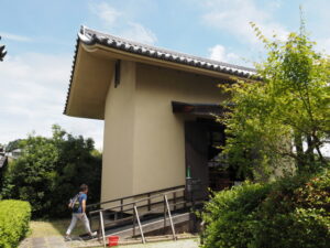 収蔵庫（法起寺）