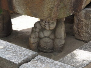 手水石（龍田神社）