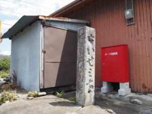 和歌山別街道の道標（多気町丹生）