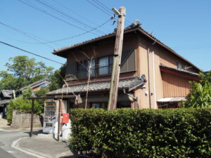 駄菓子屋しまや（御薗町高向）