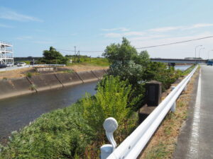 親柱が残された旧野依橋跡（外城田川）