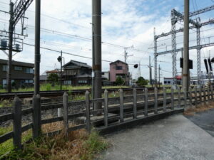 近鉄山田線と交差する暗渠の小柳川