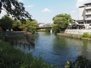 高瀬川と濠川の合流地点