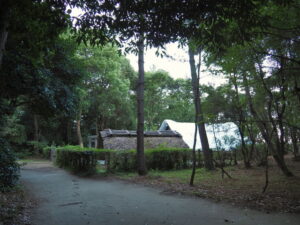 御塩汲入所と御塩焼所（御塩殿神社）