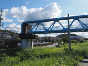 万所橋東交差点付近の水管橋