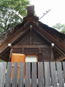 八尋殿（神麻続機殿神社）