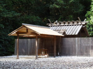 幄舎が建つ神麻続機殿神社（皇大神宮 所管社）