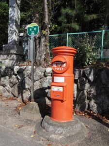 川併神社付近の丸ポスト（津市久居元町）