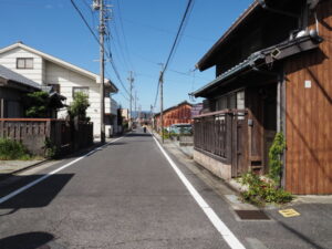 奈良街道にて（津市久居万町）