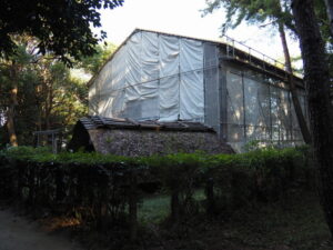 簀屋根が完成した御塩焼所（御塩殿神社）