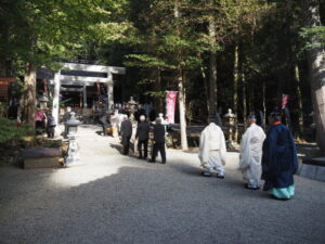 参進（丹生神社）新嘗祭及び中遷座奉祝祭（丹生神社）