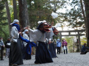 丹生獅子舞（丹生神社 中遷座奉祝祭にて）