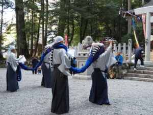 丹生獅子舞（丹生神社 中遷座奉祝祭にて）