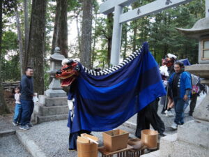 丹生獅子舞（丹生神社 中遷座奉祝祭にて）