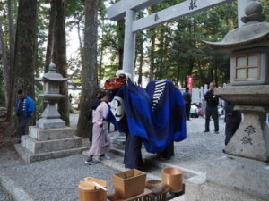 丹生獅子舞（丹生神社 中遷座奉祝祭にて）