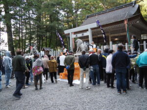 餅まき（丹生神社）