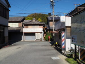 JR紀勢本線 佐奈駅前