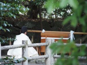 御食神社での修祓、八幡社の仮殿遷座祭（伊勢市神社港）