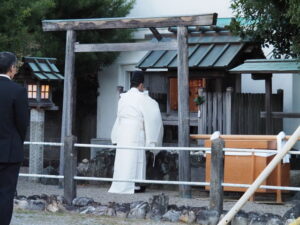 八幡社の仮殿遷座祭（伊勢市神社港）