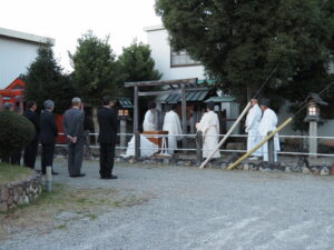 八幡社の仮殿遷座祭（伊勢市神社港）