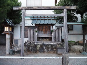 仮殿遷座祭を終えた八幡社（伊勢市神社港）