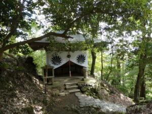 屏風坂の地蔵堂（鞍馬寺）