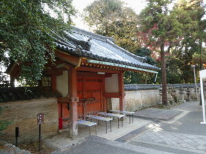 東総門（石清水八幡宮）