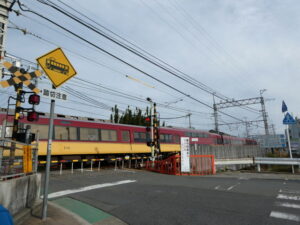 京阪本線 石清水八幡宮駅付近の踏切