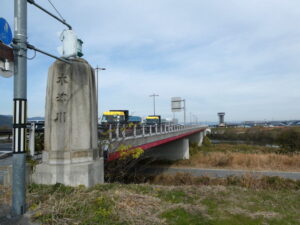 木津川に架かる御幸橋