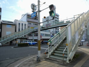 九条七本松交差点の歩道橋