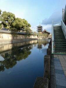 五重塔と南大門（東寺）