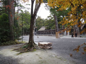 古殿地前に準備された篝火（外宮）