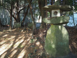 千引神社（勝田）の千引岩（玉城町勝田）