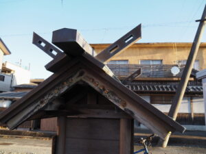 八幡神社の古い御社（伊勢市神社港）